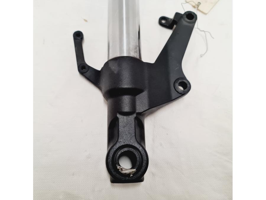 Höger sida på Gaffelben från en Yamaha FZ1-SA -2008 motorcykel.