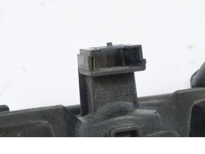 Snett nerifrån på Parkeringsljus från en Suzuki SV 650 -1999 motorcykel.