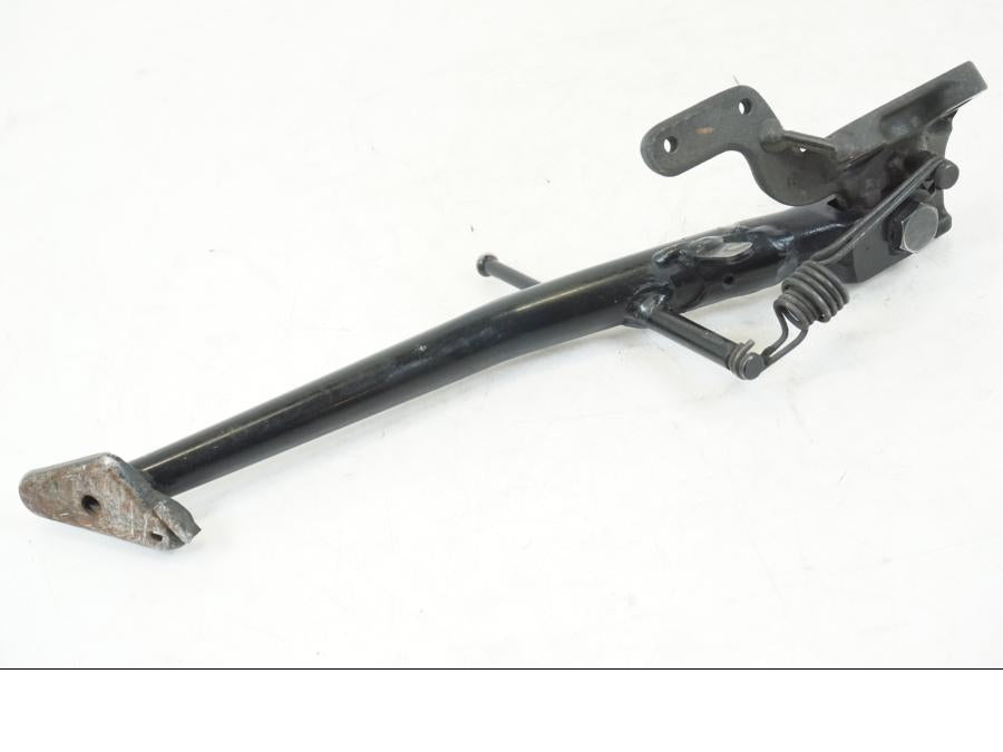 Snett uppifrån på Sidostöd från en Suzuki GSX-R 750 -2008 motorcykel.