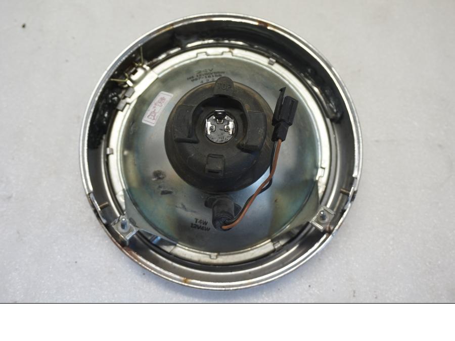 Extrabild2 på Strålkastare från en Suzuki VL 800 -2004 motorcykel.