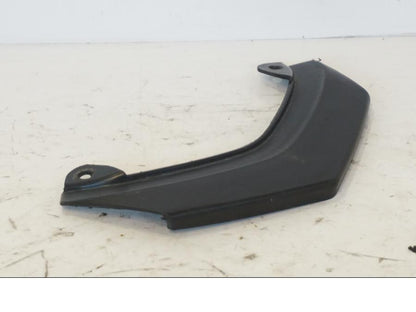 Snett nerifrån på Bakvinge från en Kawasaki ER-6N -2012 motorcykel.