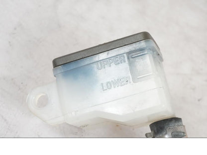 Baksidan på Bromshuvudcylinder från en Suzuki GSX-S 1000 -2017 motorcykel.