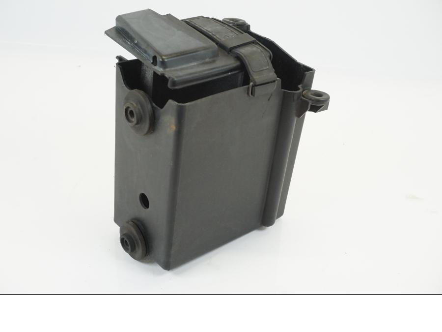 Vänster sida på Batterihållare från en Yamaha XV 750 -1998 motorcykel.