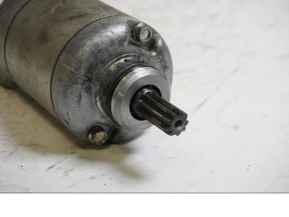 Baksidan på Startmotor från en Honda CBR 600 RR -2003 motorcykel.