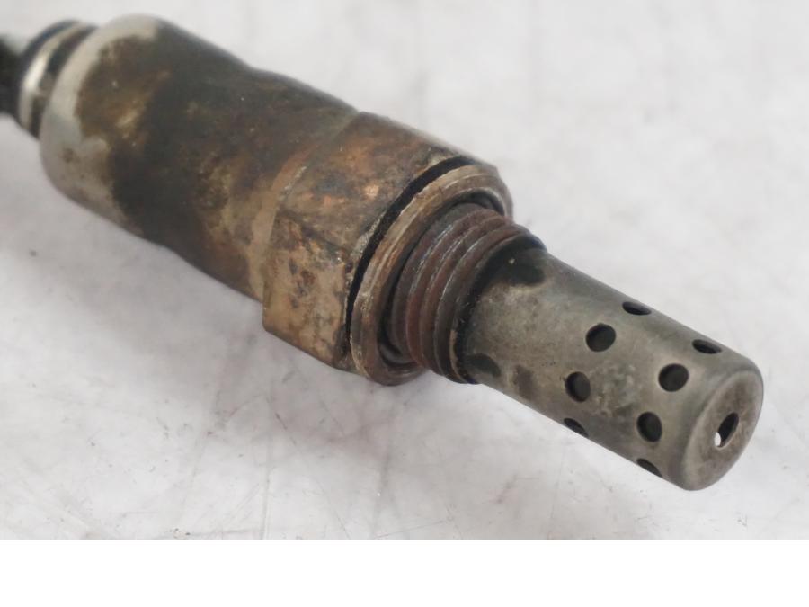 Snett uppifrån på Lambdasond från en Triumph Tiger -2009 motorcykel.