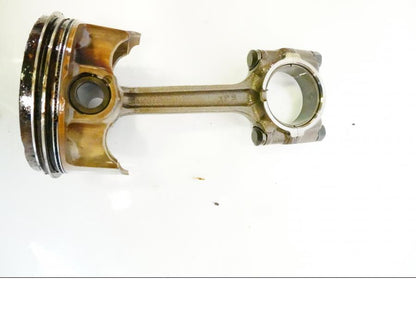 Höger sida på Kolv från en Yamaha FJR 1300 -2005 motorcykel.