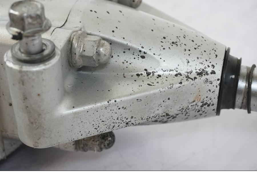 Extrabild2 på Slutväxel från en Yamaha XVS 1100 -2000 motorcykel.