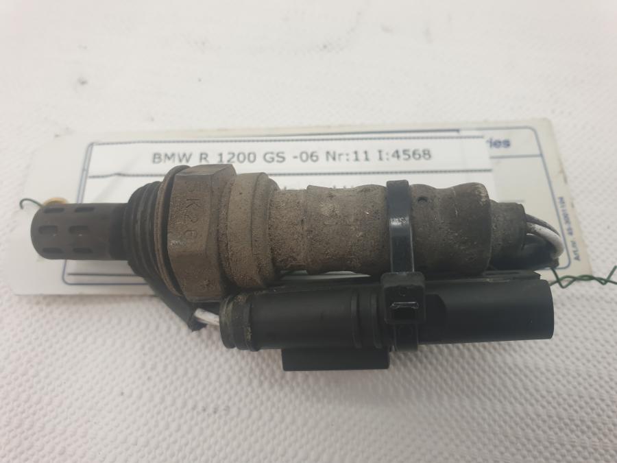 Baksidan på Lambdasond från en BMW R 1200 GS -2006 motorcykel.