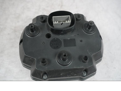 Snett uppifrån på Instrumentpanel från en Kawasaki ZX-10R -2008 motorcykel.