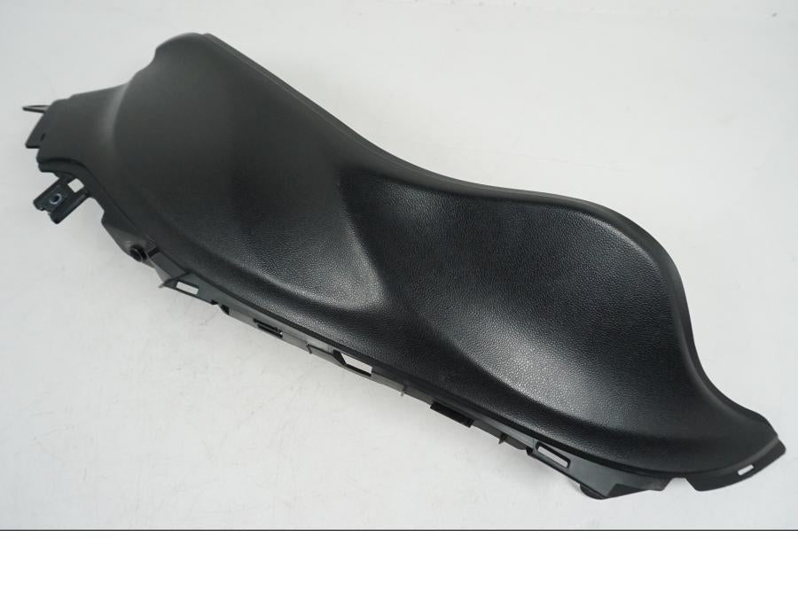 Framsidan på Tankkåpa från en Suzuki GSX 1300 R -2017 motorcykel.