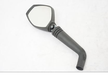 Framsidan på Backspegel från en KTM 690 Duke -2015 motorcykel.