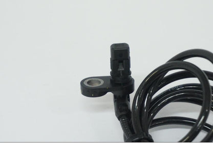 Snett uppifrån på ABS givare från en Ducati Desert X -2022 motorcykel.