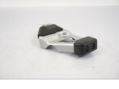 Höger sida på Fotpinnefäste från en BMW R 1150 RS -2003 motorcykel.