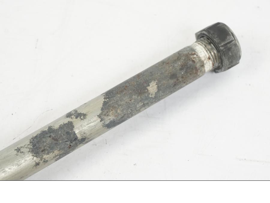 Snett uppifrån på Axel från en Yamaha MT-07 -2019 motorcykel.