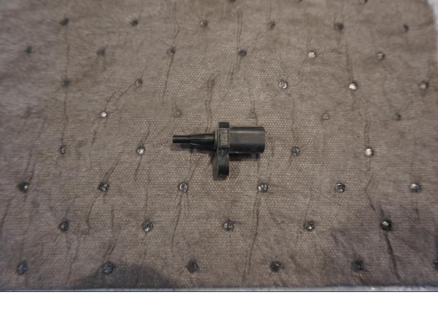 Framsidan på Luftburksensor från en Yamaha XT 1200 Z -2011 motorcykel.