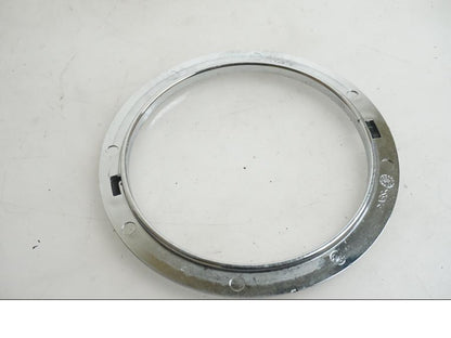 Baksidan på Instrumentkromfront från en Indian Chieftain Dark Horse -2019 motorcykel.