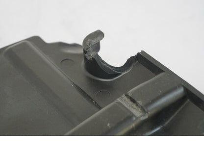 Vänster sida på Batterihållare från en KTM 1290 Super Duke R -2018 motorcykel.