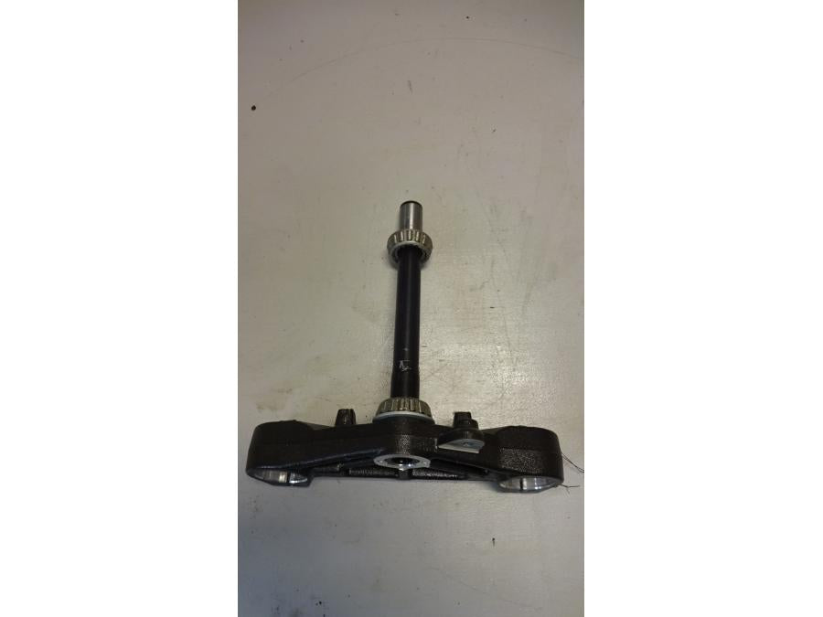 Framsidan på Gaffelkrona från en BMW F 800 GT -2015 motorcykel.