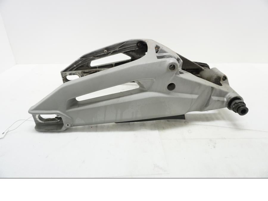 Framsidan på Sving från en Aprilia SL 750 Shiver -2008 motorcykel.