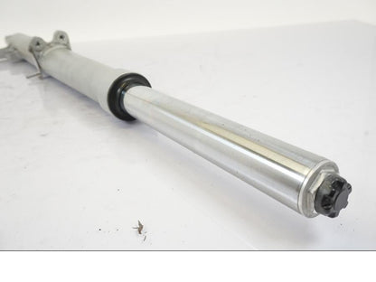 Snett nerifrån på Gaffelben från en BMW R 1150 RS -2003 motorcykel.