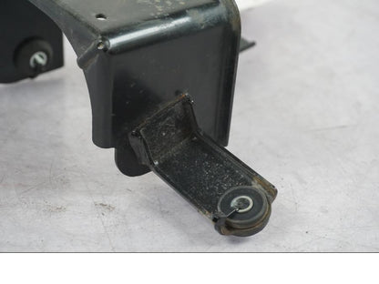 Snett nerifrån på ABS Låda från en Suzuki GSF 1250 -2010 motorcykel.