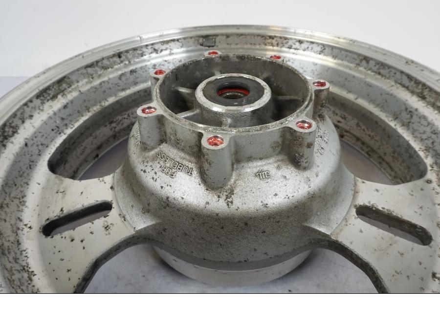 Extrabild4 på Fälg från en Kawasaki VN 1500 -2003 motorcykel.