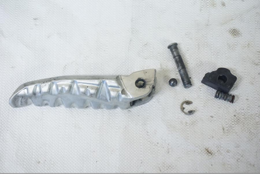 Framsidan på Fotpinne från en Ducati 899 Panigale -2015 motorcykel.