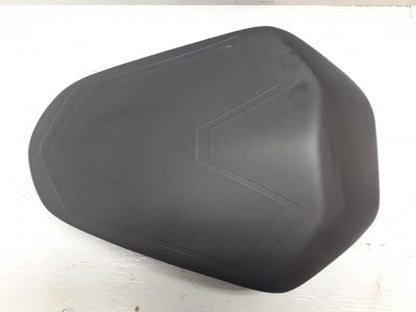 Framsidan på Sadel från en KTM 125 Duke -2017 motorcykel.