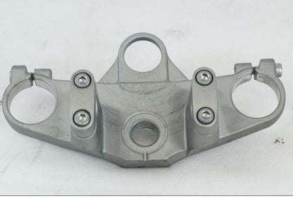 Framsidan på Gaffelkrona från en Yamaha TDM 850 -1998 motorcykel.