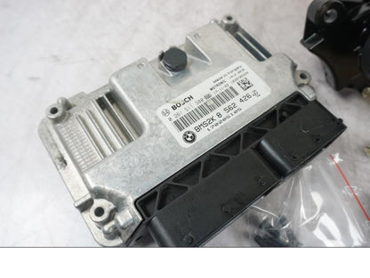 Baksidan på Låssats från en BMW F 800 R -2018 motorcykel.