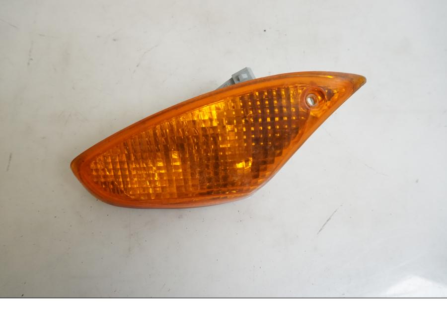 Framsidan på Blinkers från en BMW K 1200 S -2007 motorcykel.