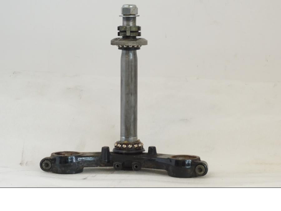 Framsidan på Gaffelkrona från en Yamaha TDM 850 -1998 motorcykel.