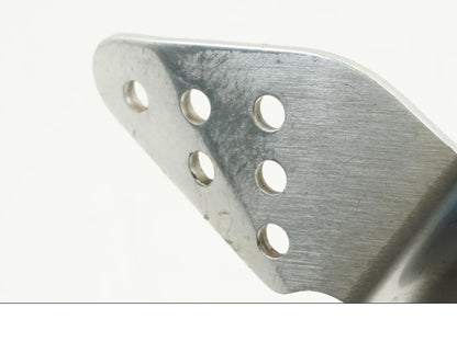 Vänster sida på Fotpinnehälskydd från en Yamaha YZF R6 -1999 motorcykel.