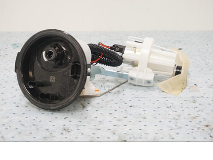 Framsidan på Bensinpump insprut från en BMW R 1250 GS -2020 motorcykel.