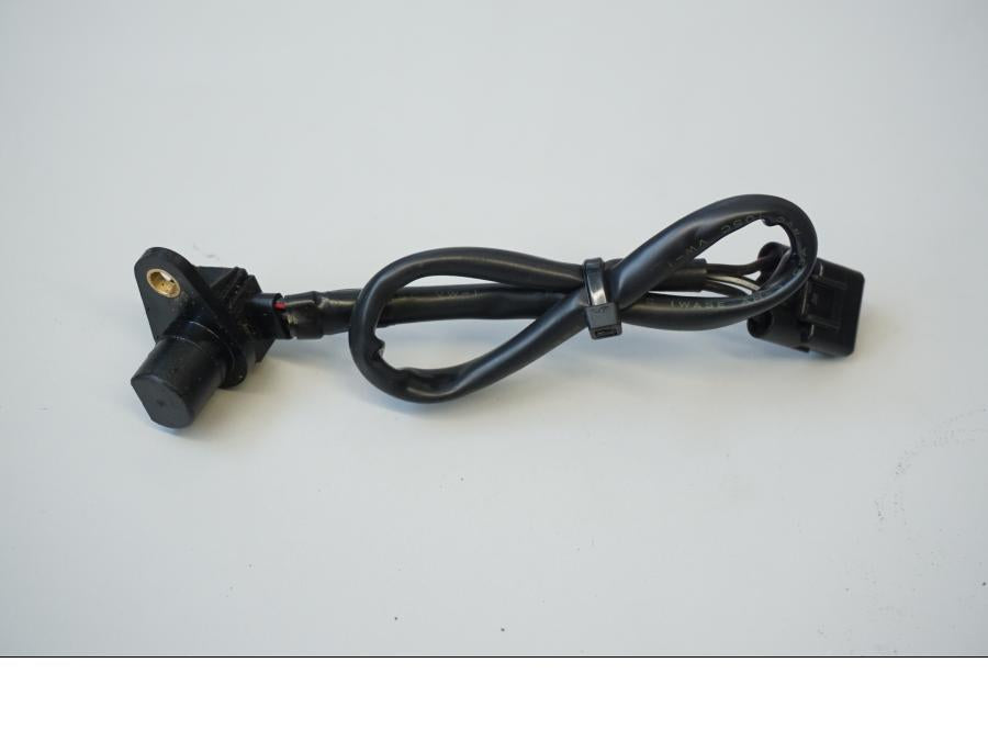 Baksidan på Hastighetsgivare från en Suzuki GSX-R 1000 -2007 motorcykel.