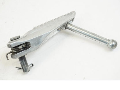 Höger sida på Fotpinne från en Yamaha YZF R7 -2022 motorcykel.