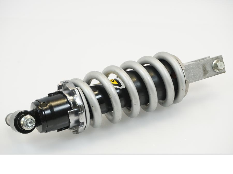 Snett uppifrån på Stötdämpare från en Yamaha MT-07 -2019 motorcykel.