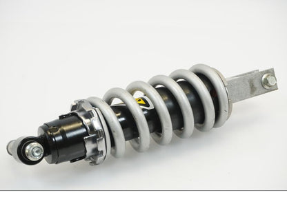 Snett uppifrån på Stötdämpare från en Yamaha MT-07 -2019 motorcykel.