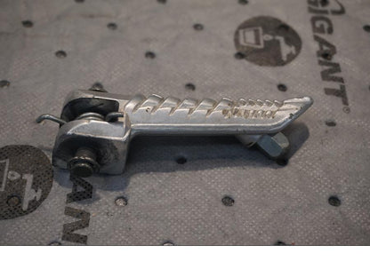 Framsidan på Fotpinne från en Suzuki GSX-R 1000 -2008 motorcykel.