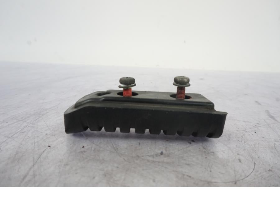 Höger sida på Fotpinnegummi från en Kawasaki ER-6F -2010 motorcykel.