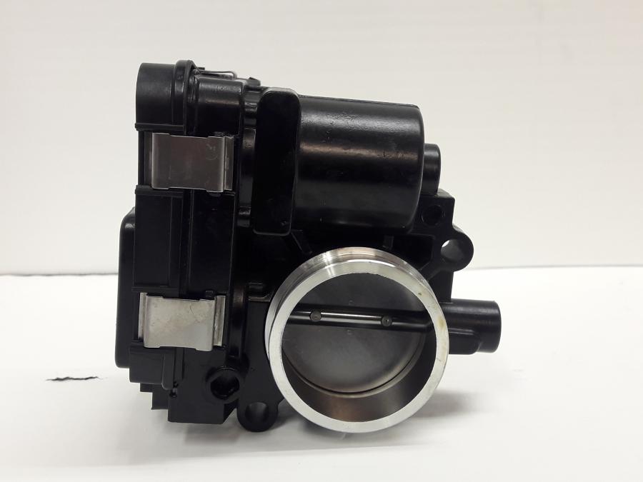 Baksidan på Spjällhus från en BMW R 1250 RS -2020 motorcykel.