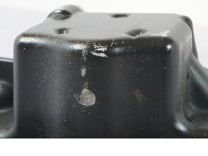 Baksidan på Oljetråg från en Kawasaki Z 900 -2019 motorcykel.