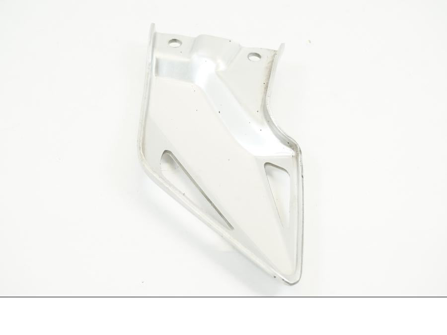 Baksidan på Fotpinnehälskydd från en Honda CBR 1000 RR -2010 motorcykel.