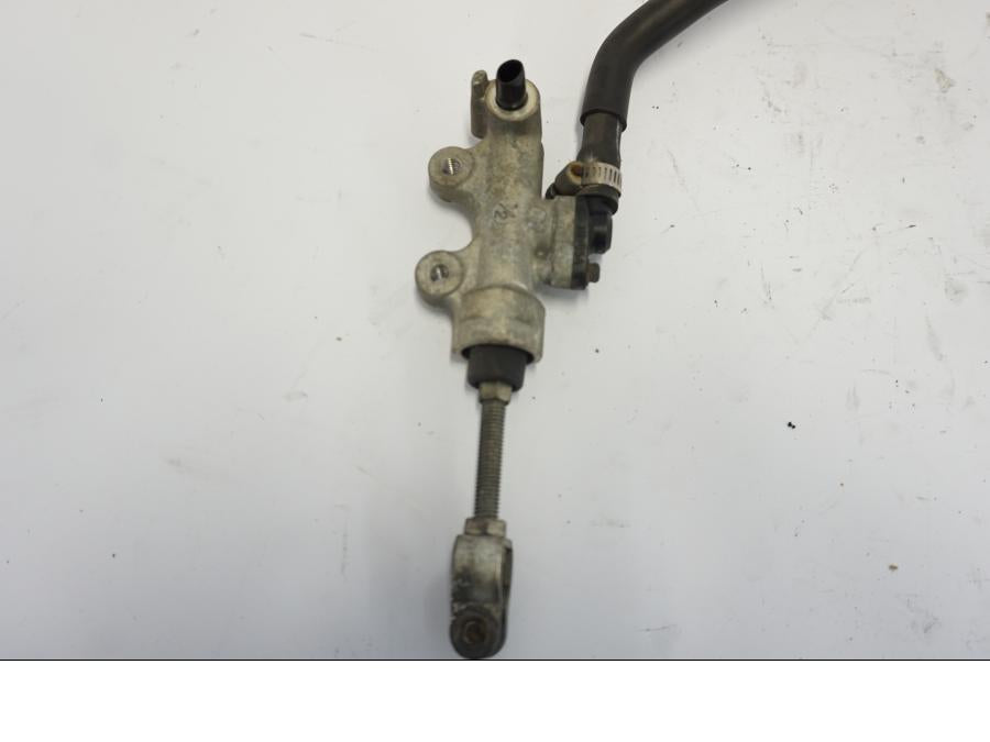 Höger sida på Bromshuvudcylinder från en Suzuki GSX-R 750 -1992 motorcykel.