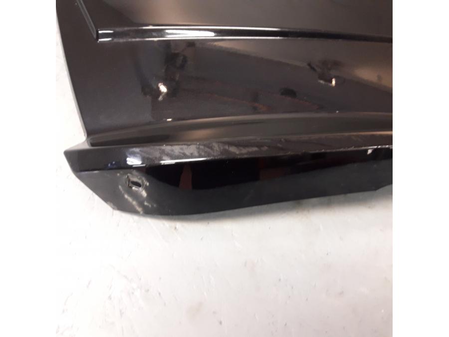 Baksidan på Sidkåpa från en BMW F 800 ST -2006 motorcykel.