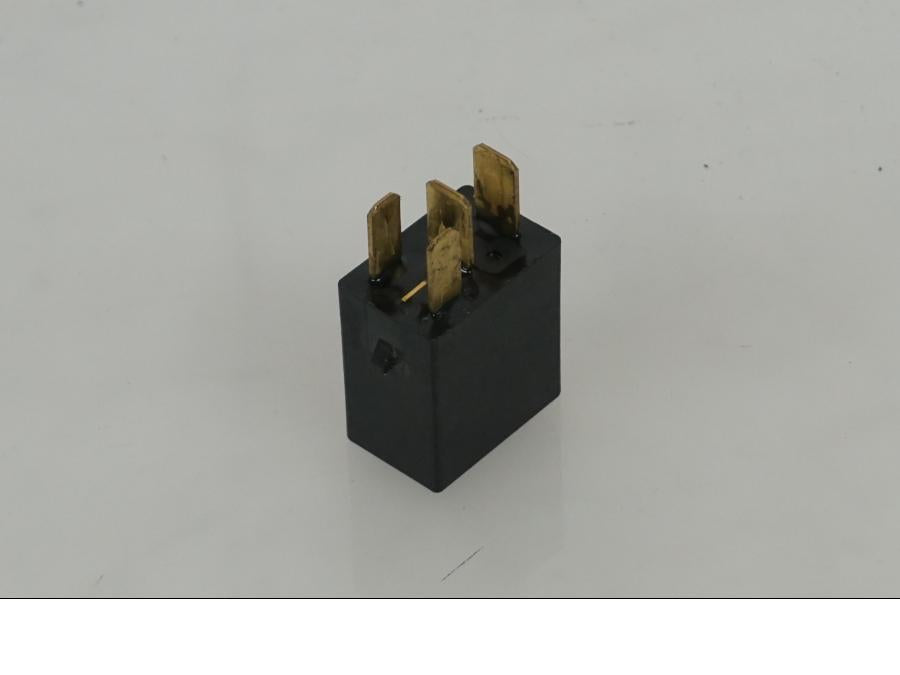 Framsidan på Relä från en Triumph Speed Triple -2011 motorcykel.