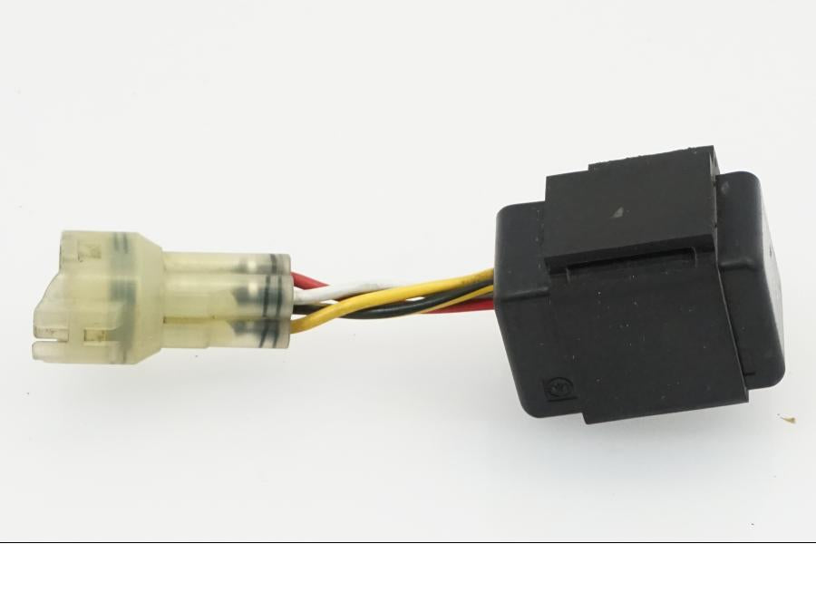 Vänster sida på Bensinpumpsrelä från en Kawasaki VN 1500 Mean Streak -2003 motorcykel.