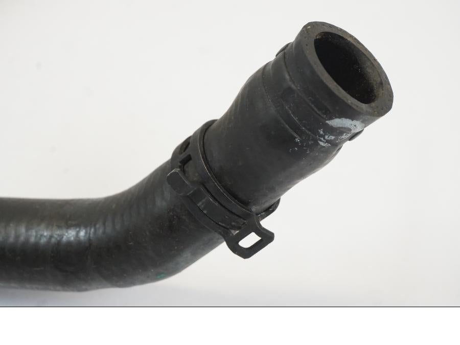 Extrabild2 på Vattenkyl Slang Set från en Triumph Trident -2021 motorcykel.