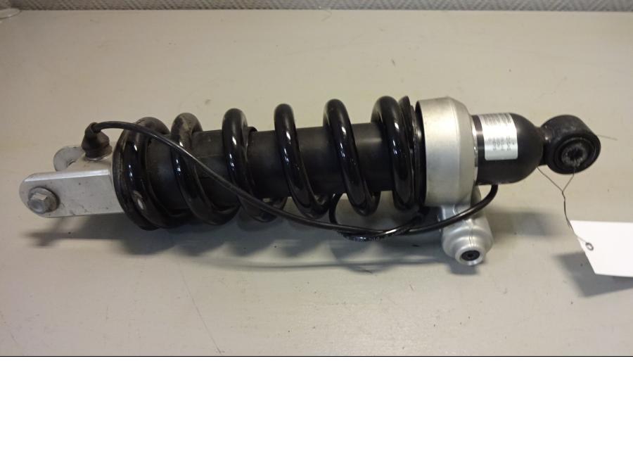 Baksidan på Stötdämpare från en BMW F 800 GT -2015 motorcykel.