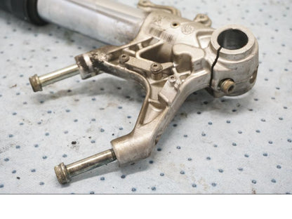 Vänster sida på Gaffelben från en MV Agusta F3 675 -2014 motorcykel.